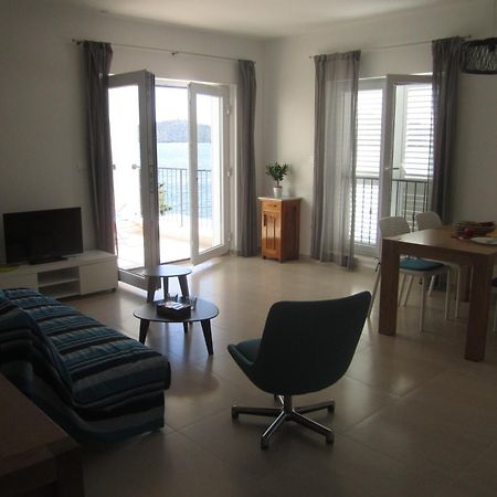 Apartments Jela Rogoznica Szoba fotó