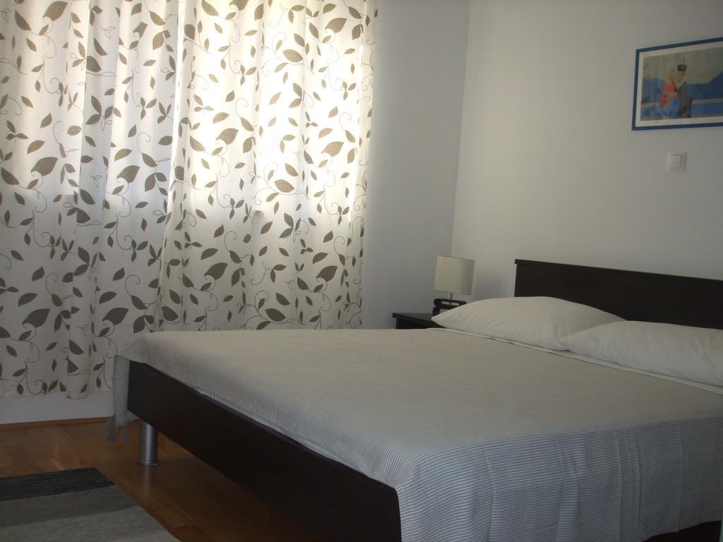 Apartments Jela Rogoznica Szoba fotó