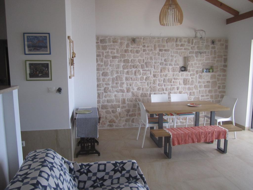 Apartments Jela Rogoznica Szoba fotó